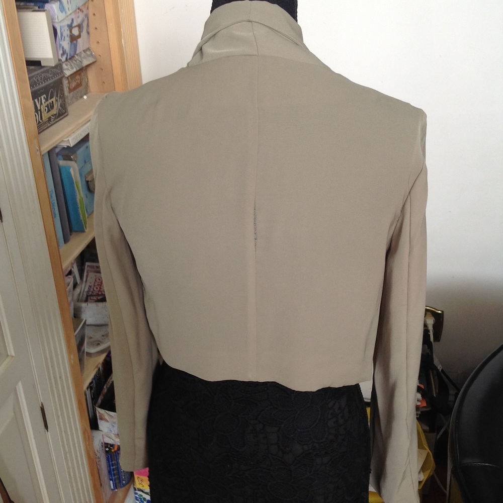 H&M Divided mini jacket - Picture 2 of 3